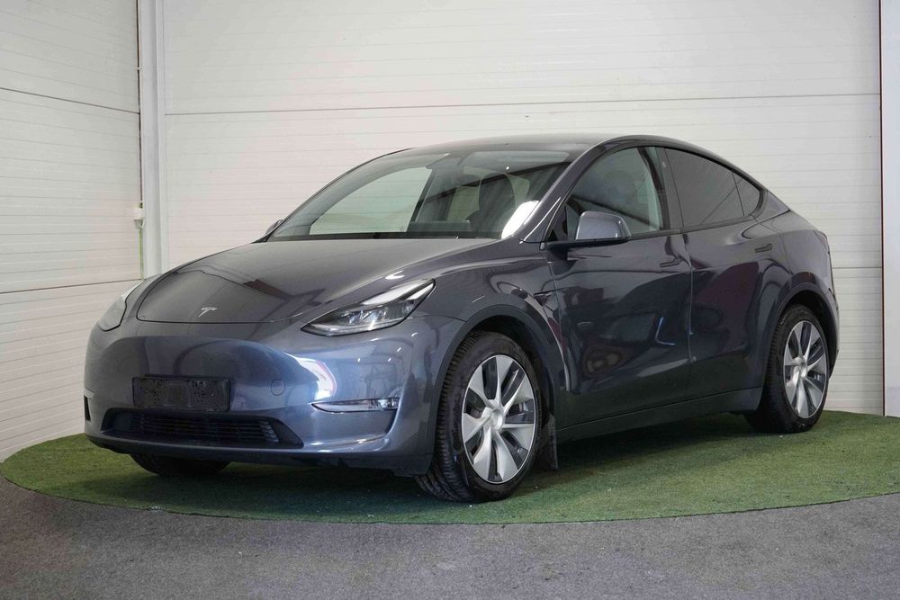 Tesla Y