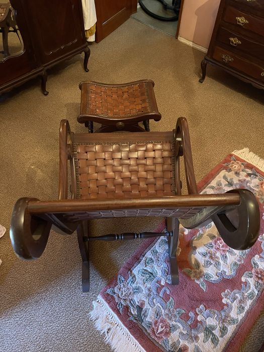 Cadeira de baloiço e banco