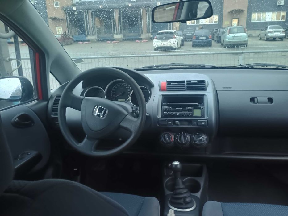 Хонда Джаз автомобіль 2004