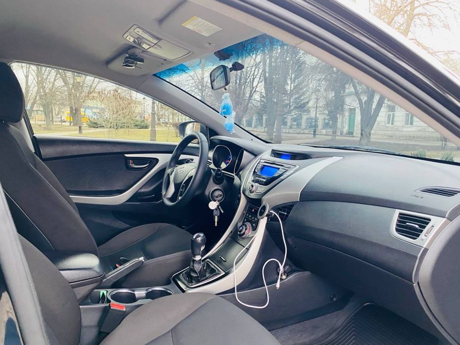 Hyundai Elantra 2013 год Газ/бензин
