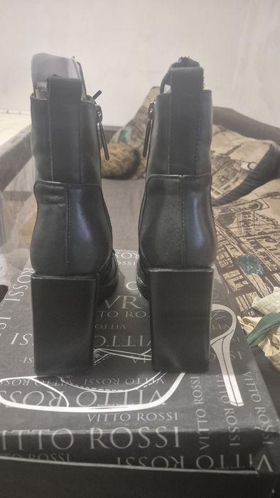 Ботинки кожаные 39р