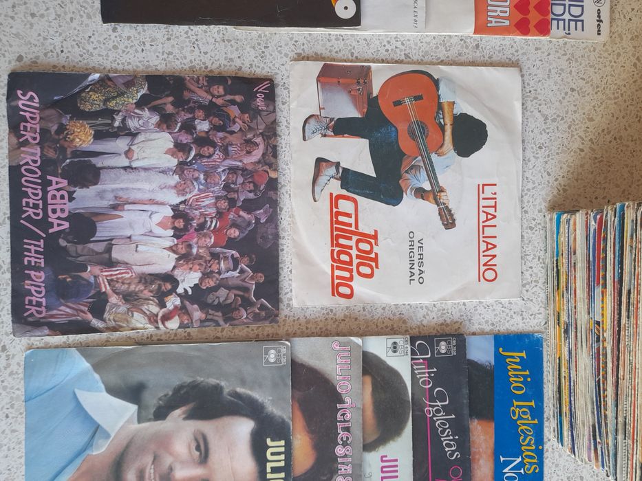 Lote de 79 discos antigos