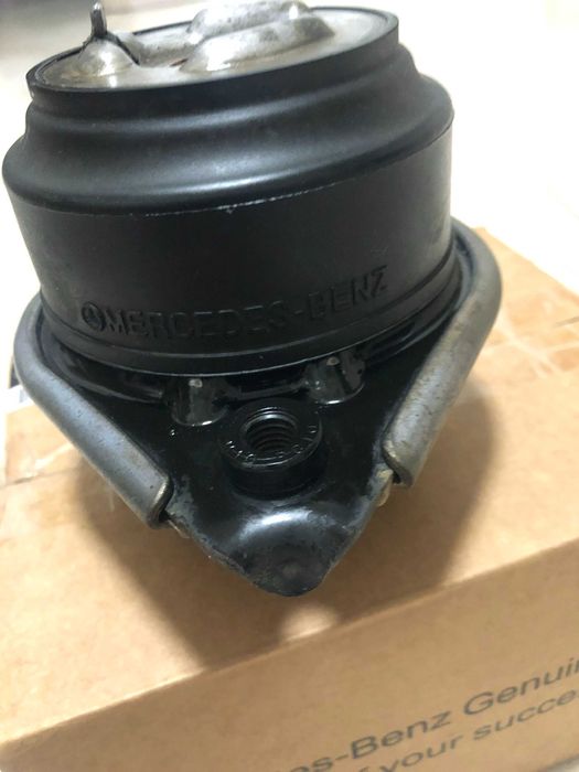 Подушка (опора) двигуна МЕРСЕДЕС ML-GL class