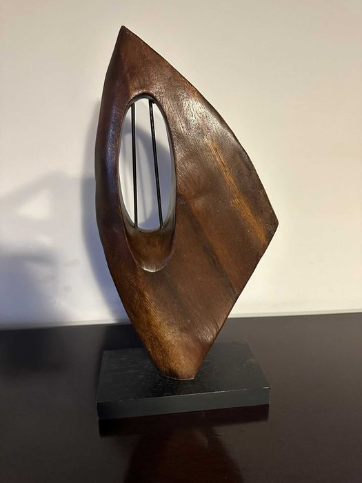 Estatuetas em Madeira