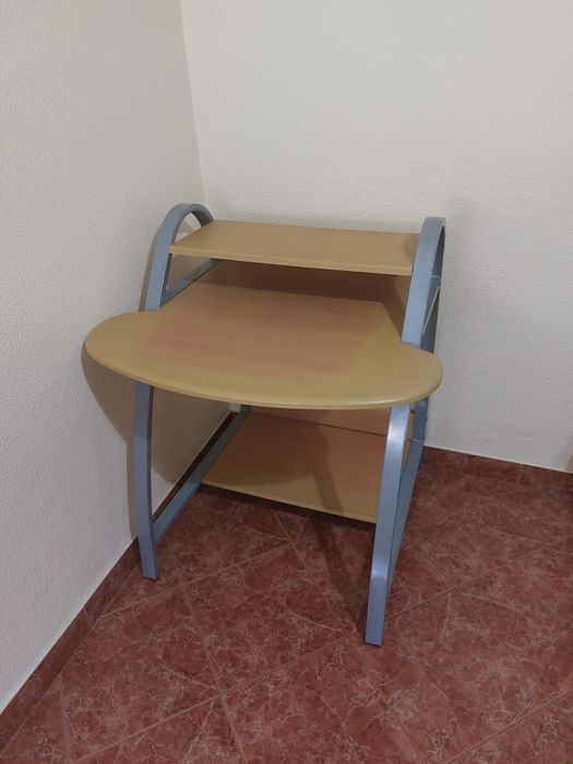 Secretaria de madeira