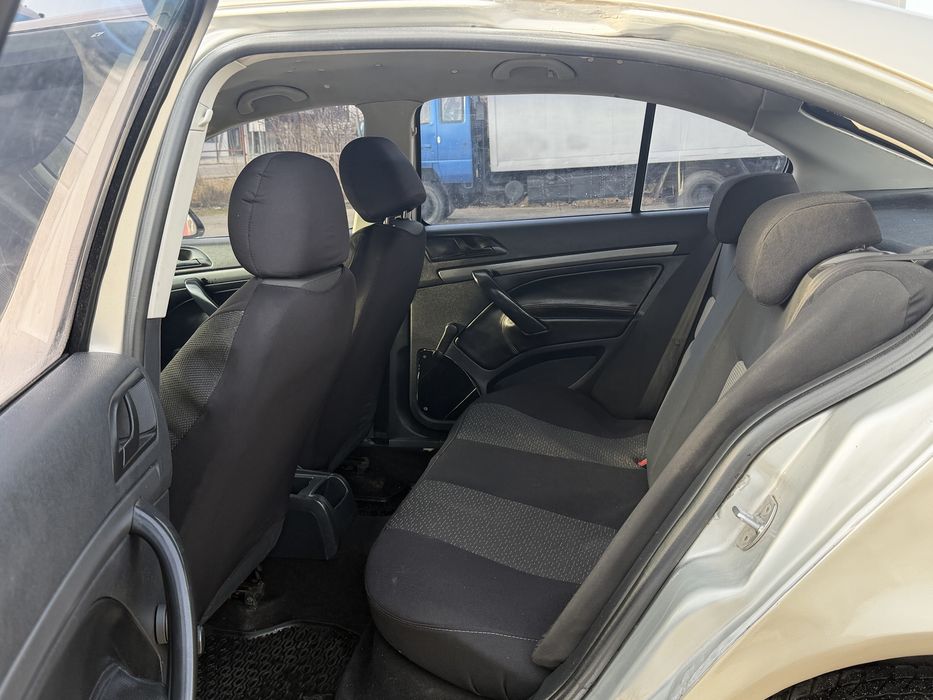 Skoda Octavia A-5 ( 1.6 MPI )