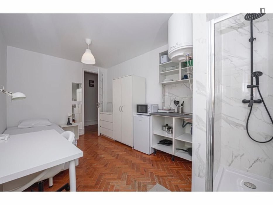 Quarto - localizado em Lapa Lisbon