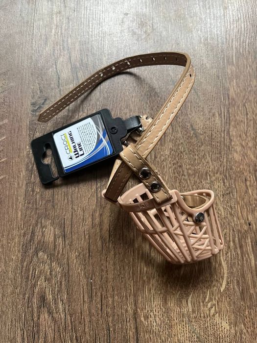 Пластиковий намордник для собак середніх порід