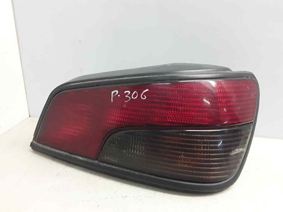 farolim traseiro direito peugeot 306 35 pt. S101.1993