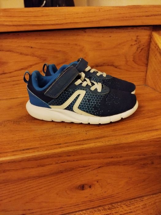 Кроси розмір 31.