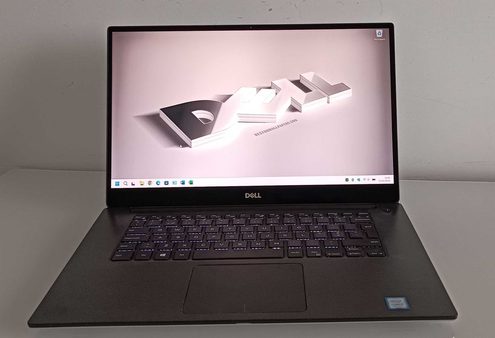 Dell Precision 15 5540 - Ecrã 15.6 4K Touch/Gráf. NVIDIA 4GB/i7/32GB