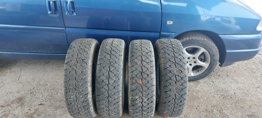 Продам Шини 235/75/15