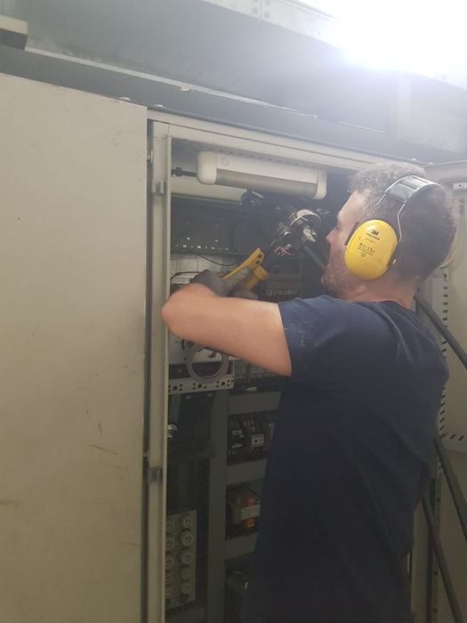 Eletricista – Serviço profissional