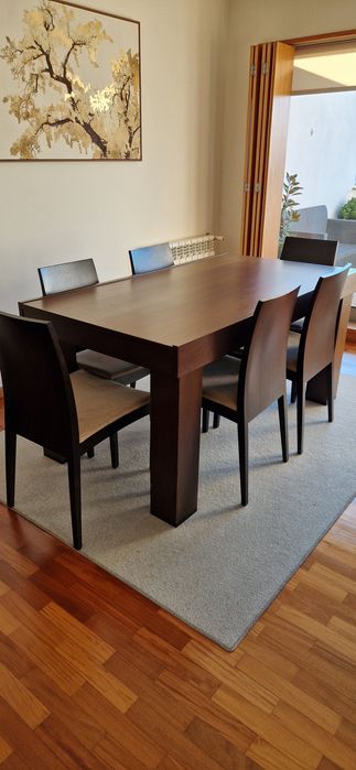 Mesa de jantar extensível com 8 cadeiras – excelente estado