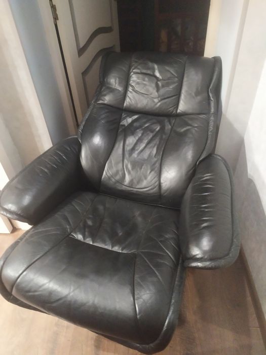 Шкіряне офісне поворотне крісло - реклайнер