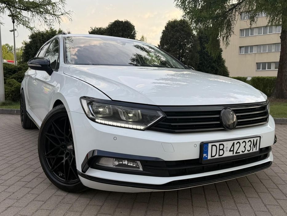 Volkswagen Passat Sprowadzony-VIRTUALCOCPIT-Diesel-FULLservis-Manual-150km-Bezwypadkowy