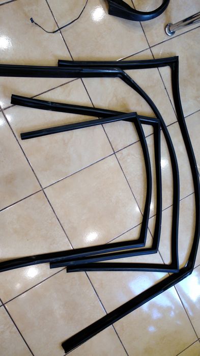 Внутрішні дверні молдинги, направляючі BMW e39 седан поштучно\разом