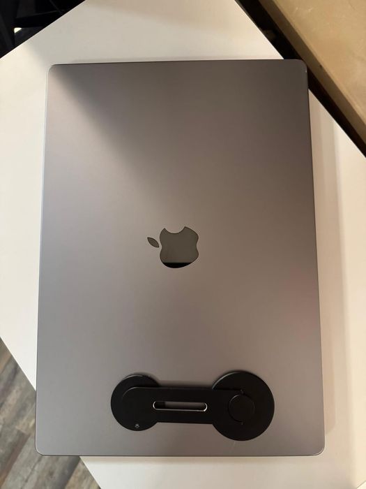 Apple MacBook Pro 16'' w świetnym stanie, z 2021r 16 GB RAM, 512GB SSD