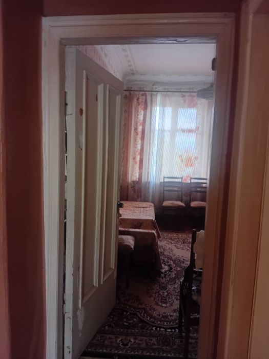 Продам 3 комн. Квартиру 70 м2 2 эт.2эт.дома 19000уе
