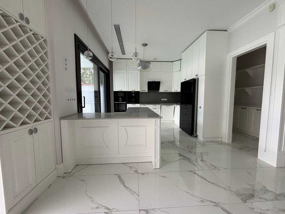 4 спальни! Бассейн и гараж! Продам уникальный дом 2017г. пр-т Гагарина