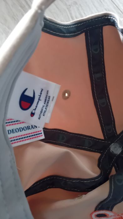 Czapki z daszkiem Umbro i Champion