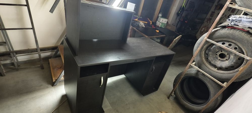 Стелаж вітрина стіл