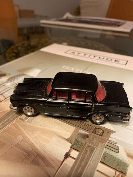Carrinho Mercedes Benz Metosul