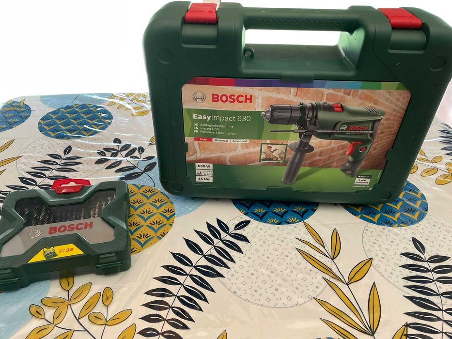 Taladro Bosch e conjunto de brocas
