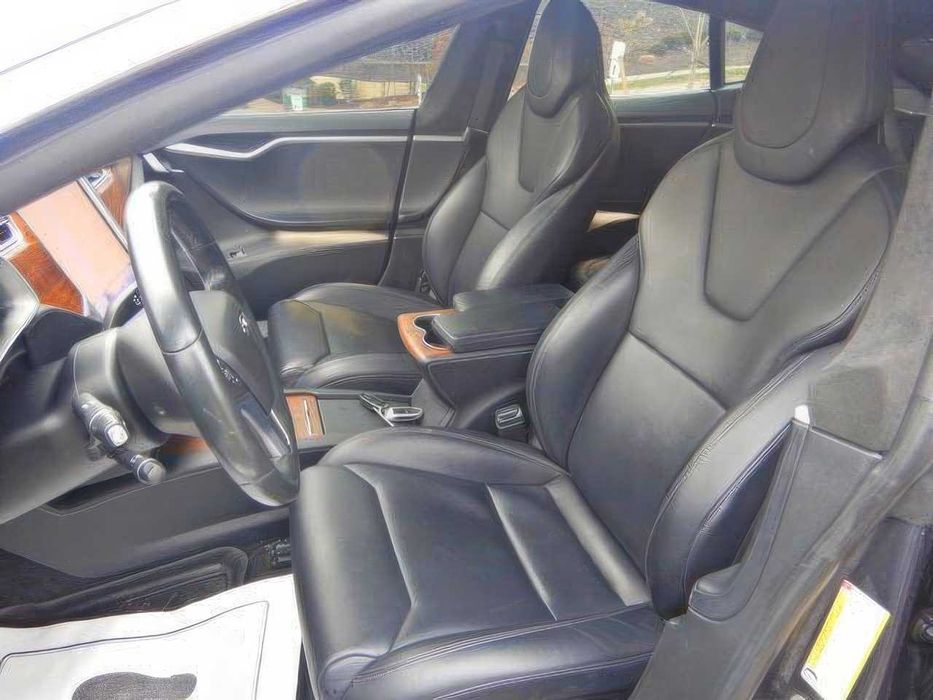 Tesla Model S 90D      2017