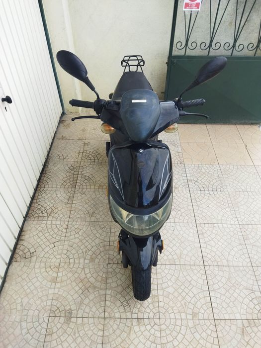 Scooter, acelera, motorizada, ciclomotor, keeway 50cc 2T de garagem