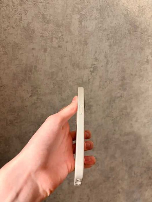 Sprzedam etui Magsafe do IPhone 15