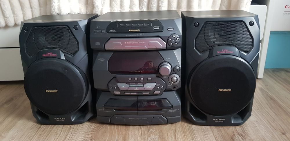 Wieża Panasonic model no : 5 B -AK17 z 2 głośnikami