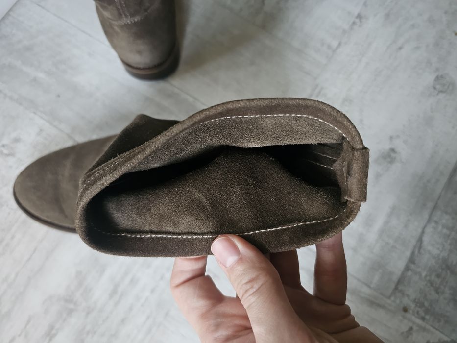 Продам замшеві черевики