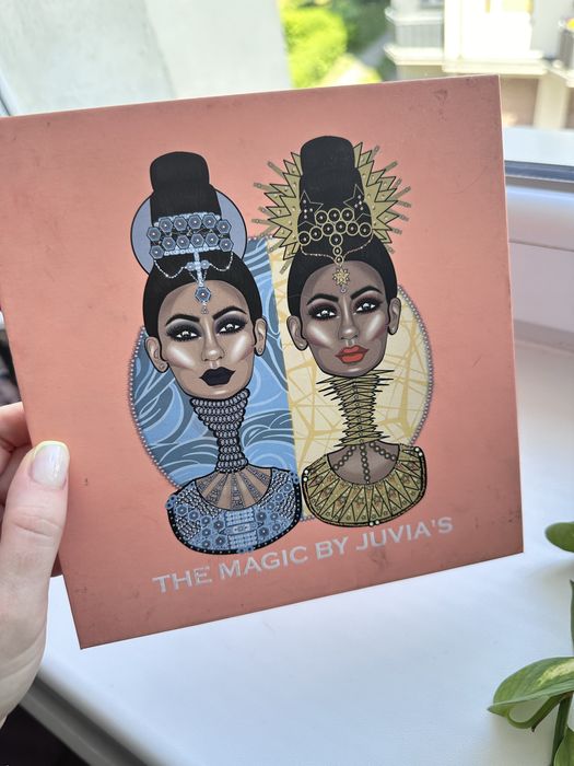 Paletka cieni juvias place