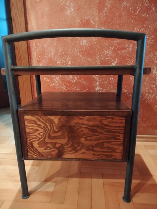 Stolik nocny żeliwny