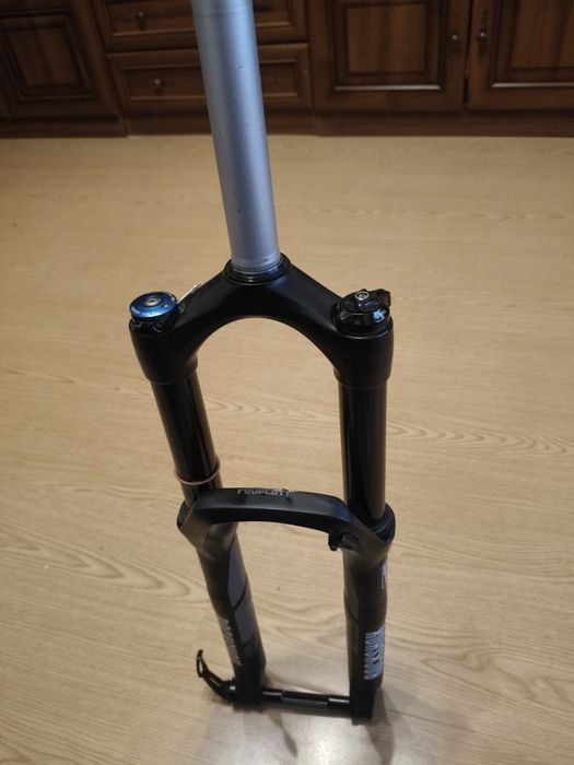 Rock shox revelation