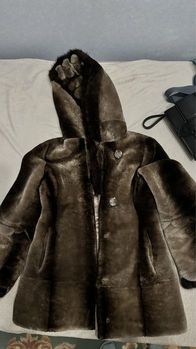Шуба з мутона.