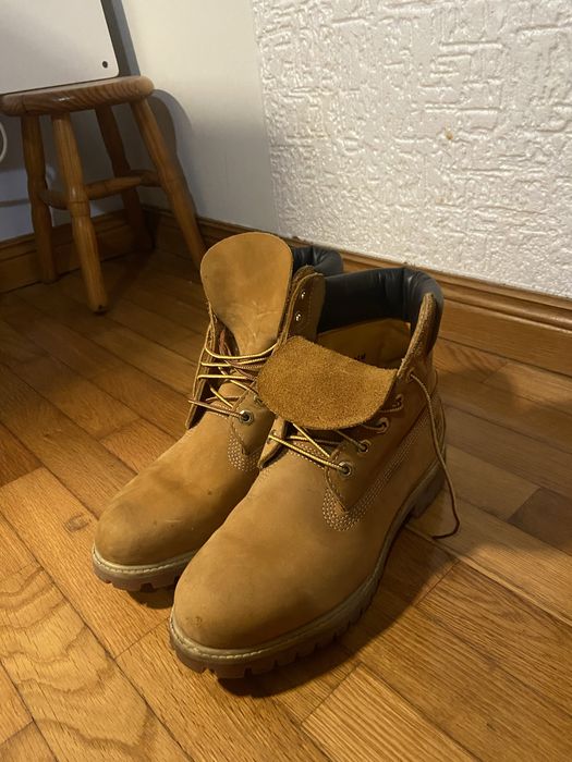 Timberlands- Brown - size 40