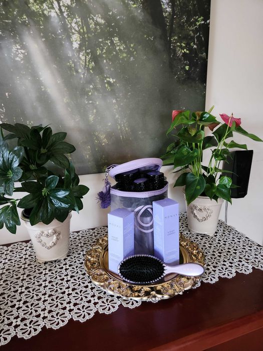 MONAT Super Technologia dla skóry glowy i włosów.