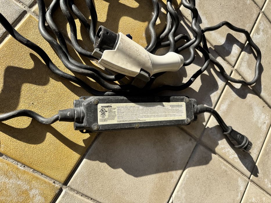 Оригінальний зарядний пристрій Nissan Leaf type 1