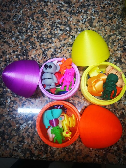 Ovos surpresa com mini animais 3D: diversão e charme em cada ovo!