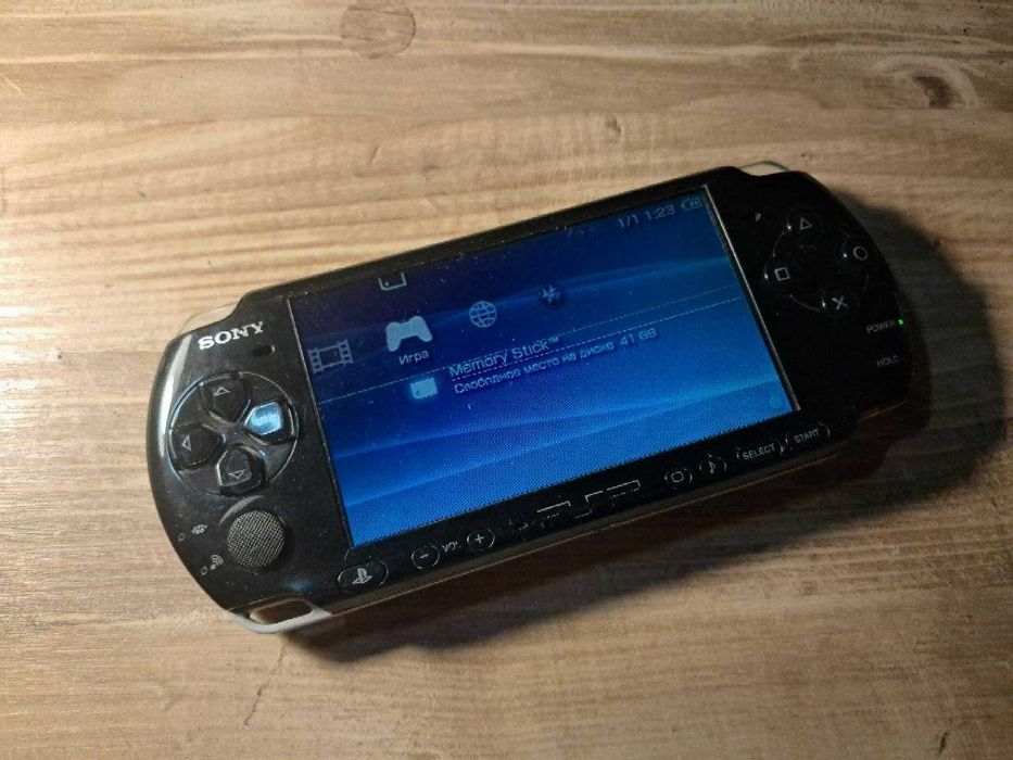 Продам Sony PlayStation Portable 3000