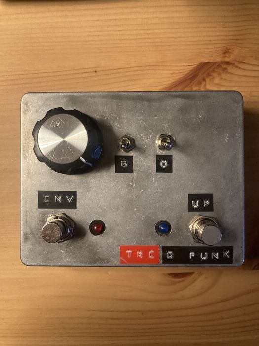 Pedal Envelope + octave up analogico