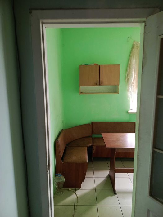 Продаю 5 комнатную квартиру в центре пгт Таирово.