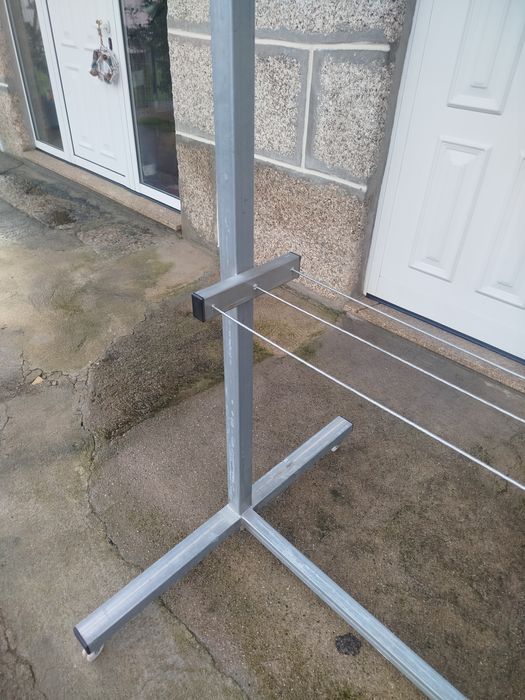 Vendo estendais novos em tubo galvanizado
