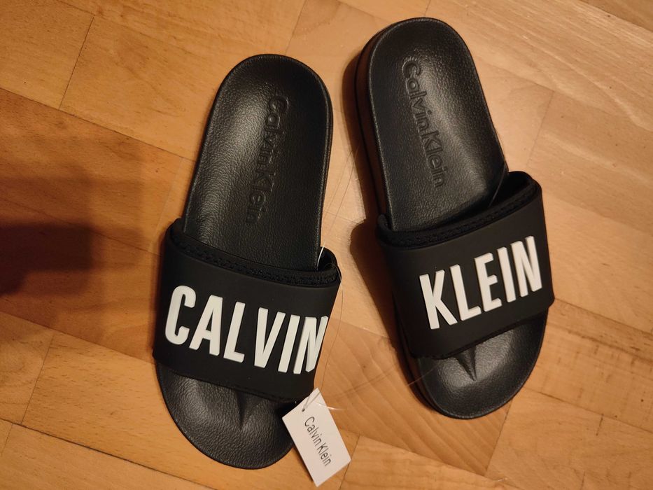 Sprzedam klapki Calvin Klein w rozmiarze 41