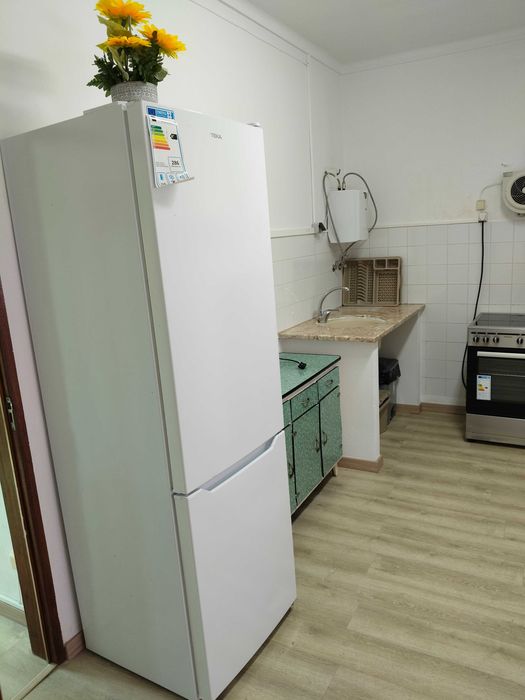 Aluga-se CASA em Grândola/Água Derramada aluga-se a empresas