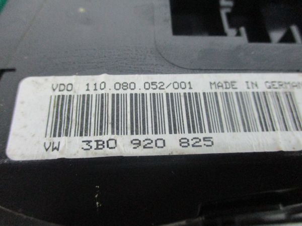 Quadrante / painel de instrumentos VOLKSWAGEN Passat (3B3)