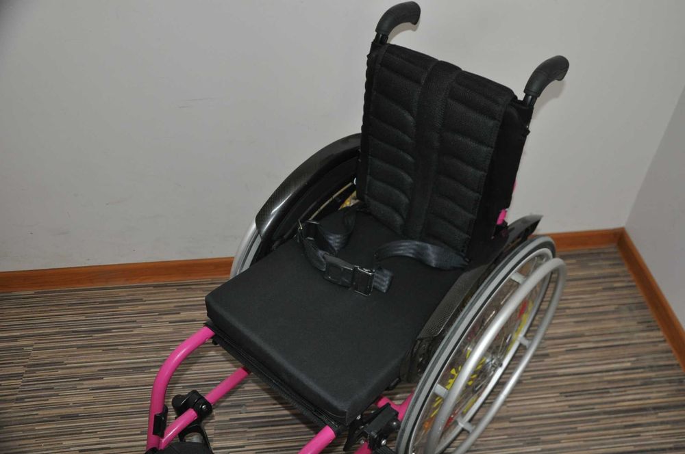 Wózek inwalidzki dziecięcy Sopur Xenon 33 cm aktywny FAKTURA