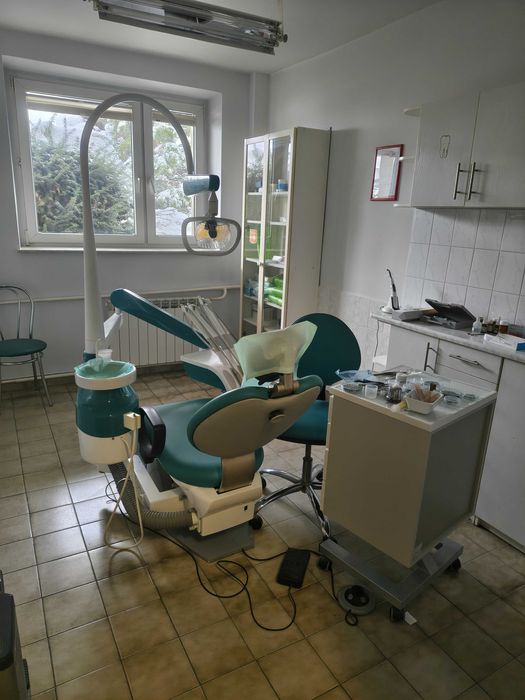 Sprawny unit dentystyczny z silnikiem